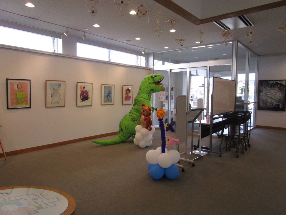 館内のかわいい恐竜さんの写真